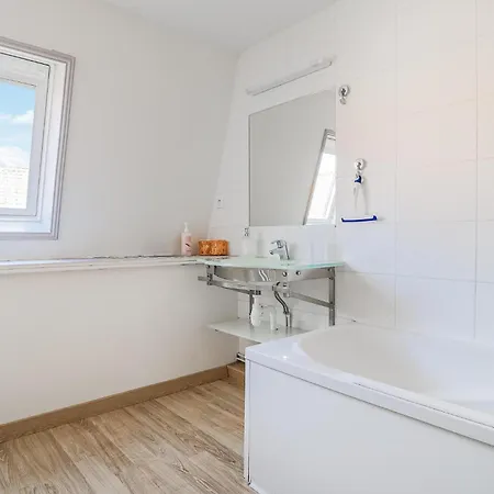 Beautiful In With Kitchen Holiday home