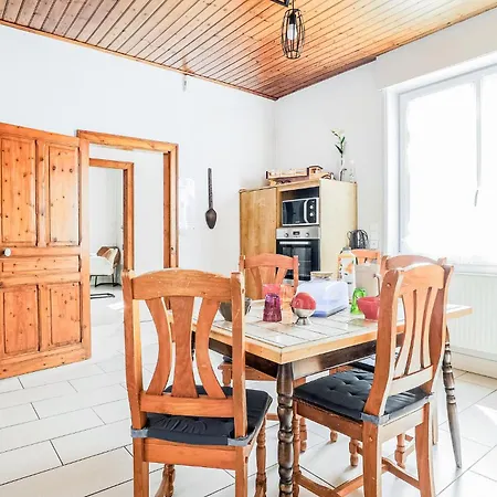 Beautiful In With Kitchen Holiday home