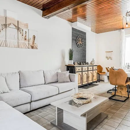 Beautiful In With Kitchen Holiday home *